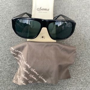 Sama black polarized “Incognito” sunglasses with case